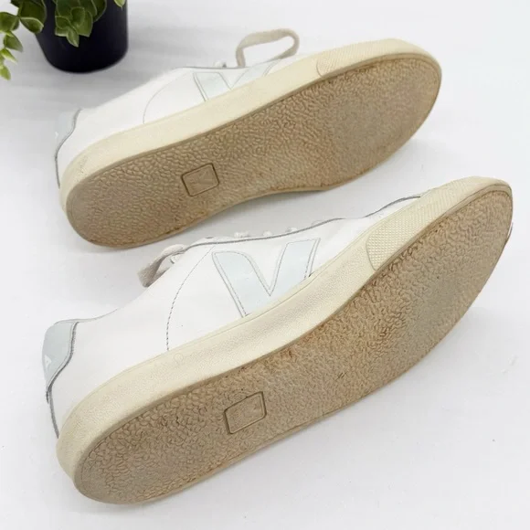Veja Esplar Mint White Leather Sneakers Size 6 Athleisure Casual Travel Everyday - Picture 8 of 10